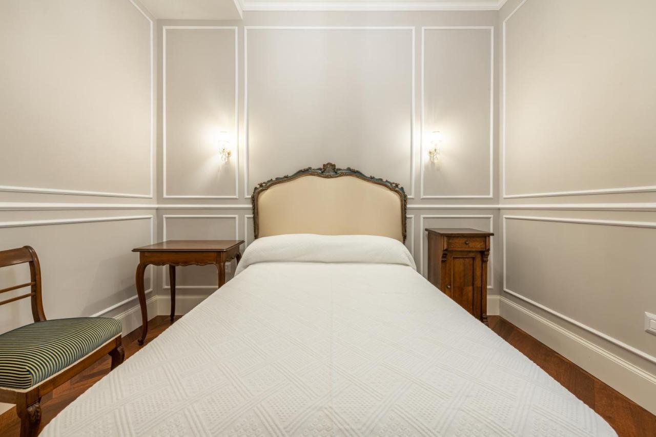 Regina Elena - Antica Dimora, Bastione S. Remy Apartment Каляри Екстериор снимка